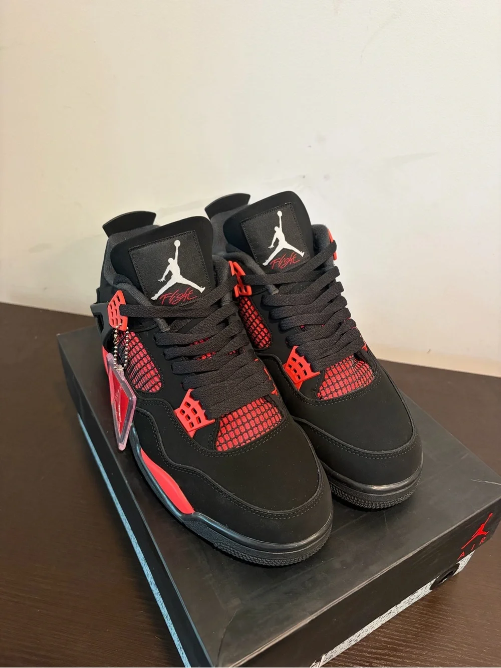 Jordan 4 Retro Red Thunder Size 9 Men’s w/ OG Box & Tag